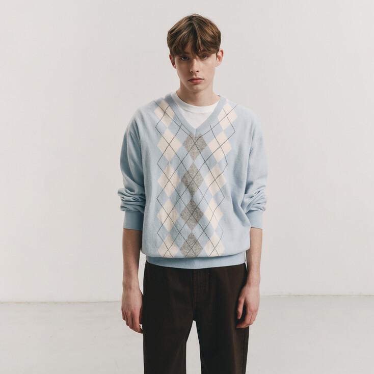 UNISEX V-NECK ARGYLE SWEATER LIGHT BLUE_M_UDSW4A106B1