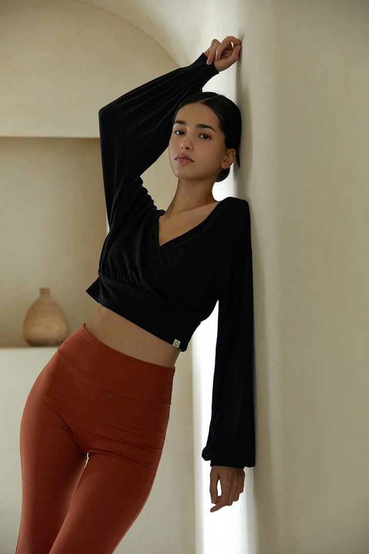 Ajna crop cover up (Ebony black)