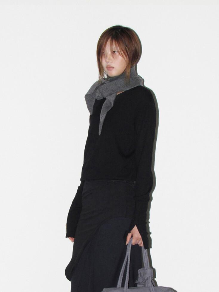 DISTRESSED TURTLE NECK CLOSURE WOOL SCARF GREY