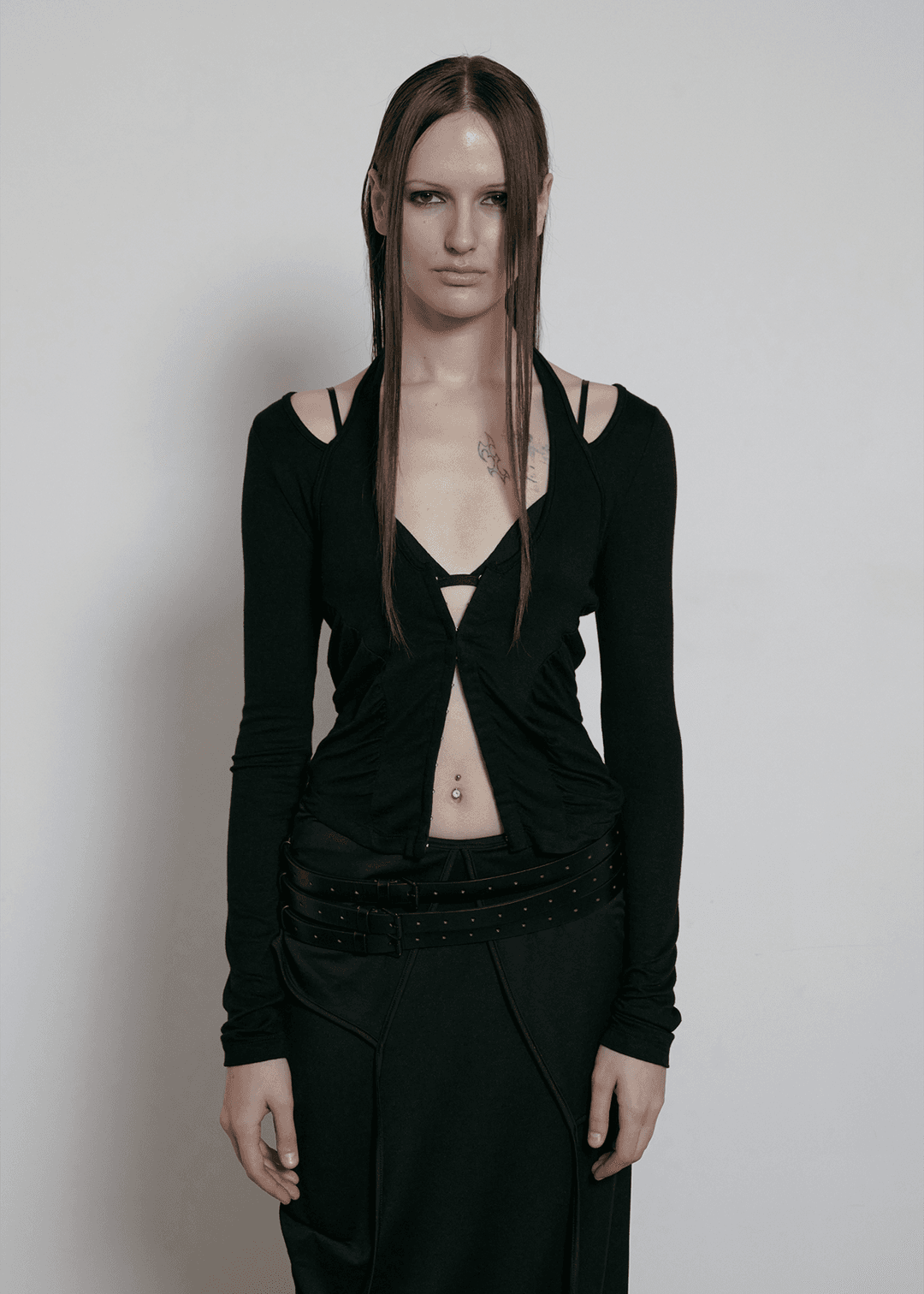 HOOK AND EYE SHIRRING TOP, BLACK