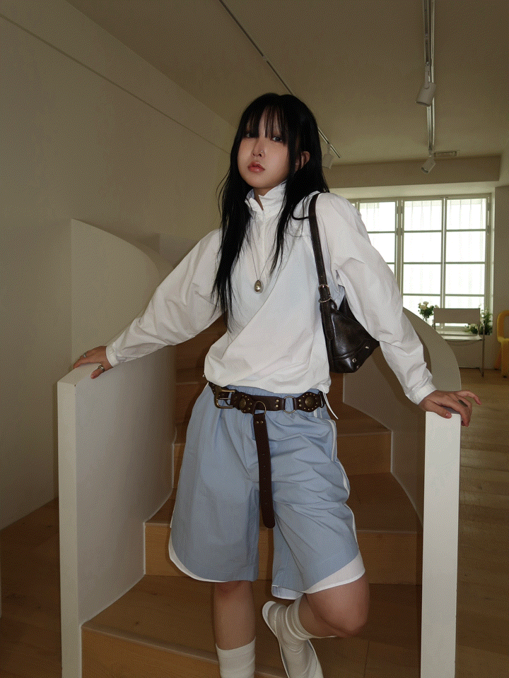 Shirring zip-up blouse