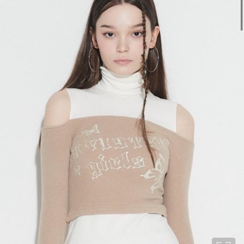 러브이즈트루 터틀넥