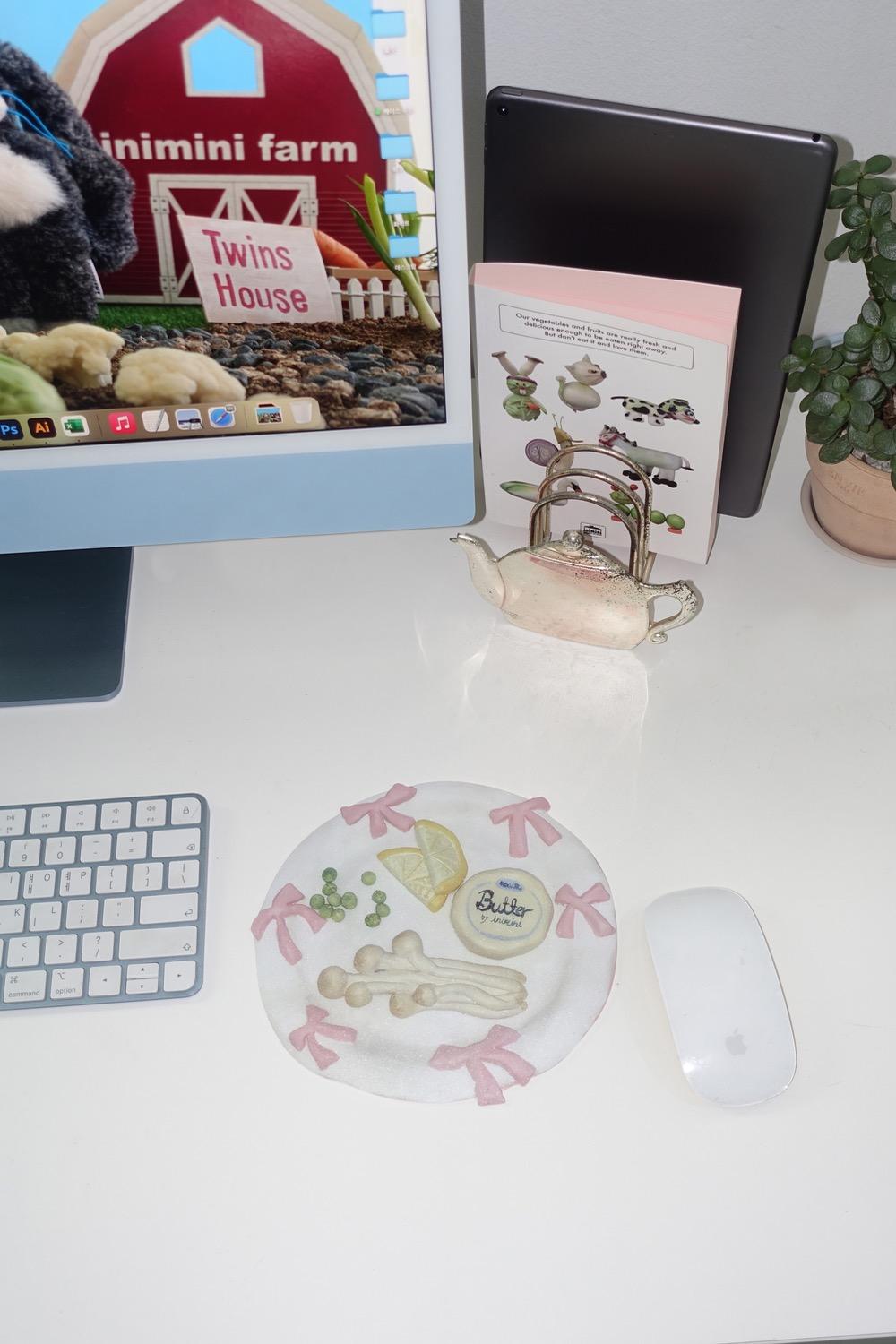 ribbon plate mouse pad