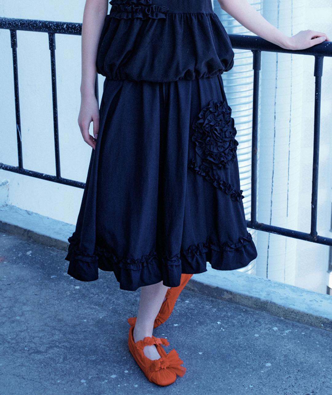 Floral Ruffled Skirt [Black]