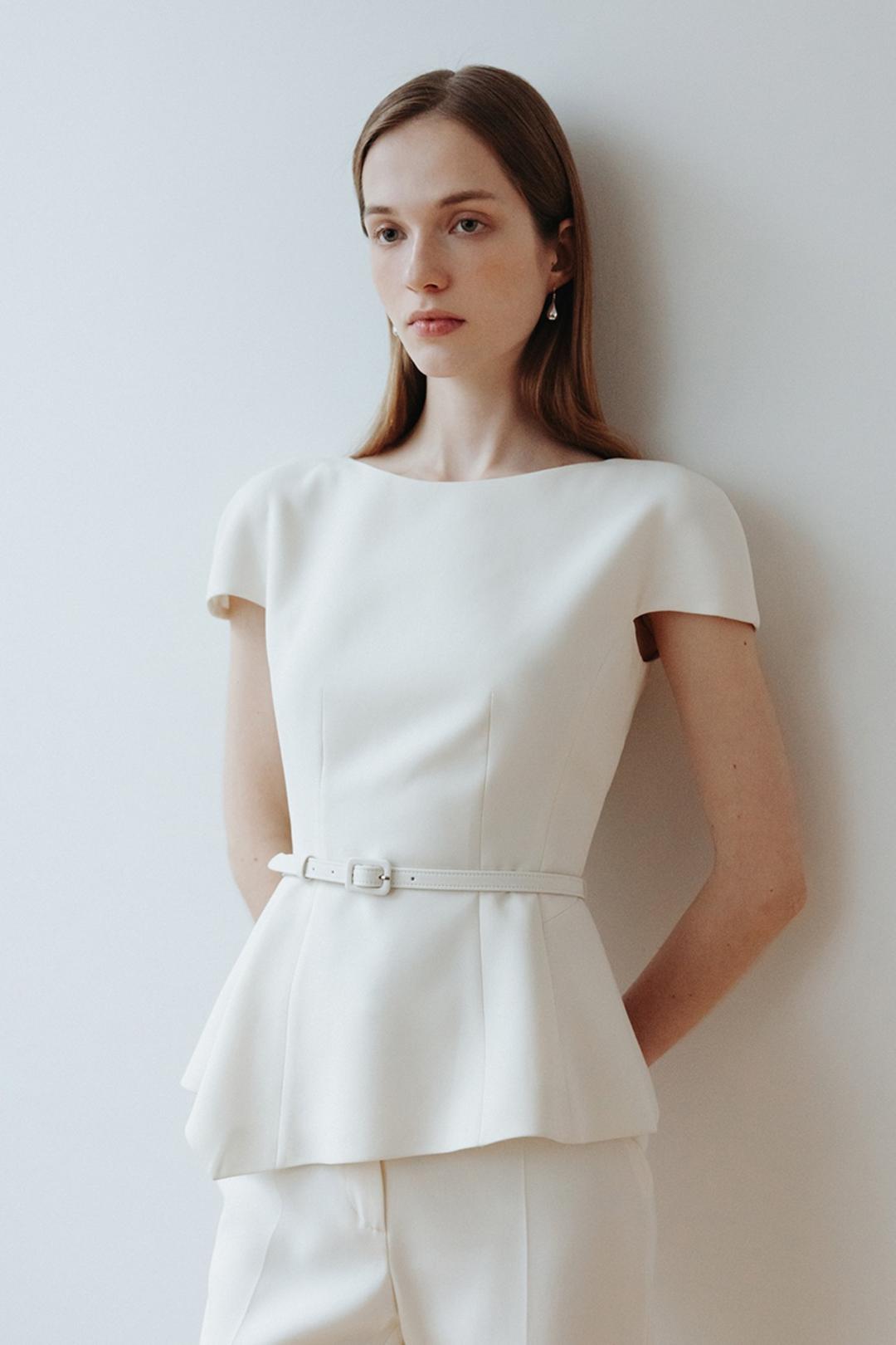 [5/18 예약배송][혜임 Pick]DESTINY Asymmetry hemline boat neck blouse (Ivory)