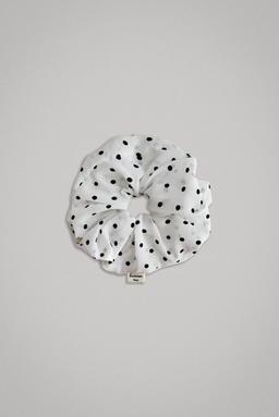 Dot scrunchie_ivory
