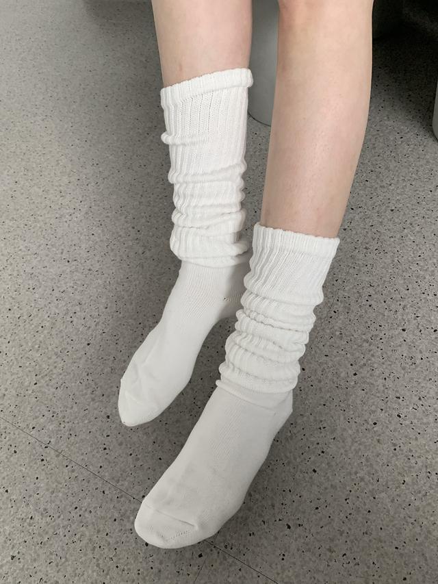 loose socks
