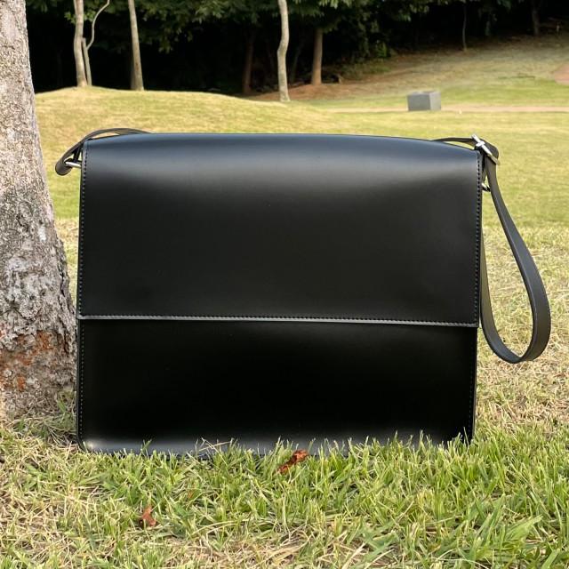 Salaryman leather cross bag 빅 사이즈 가죽 크로스백 노트북 옆으로매는 가방