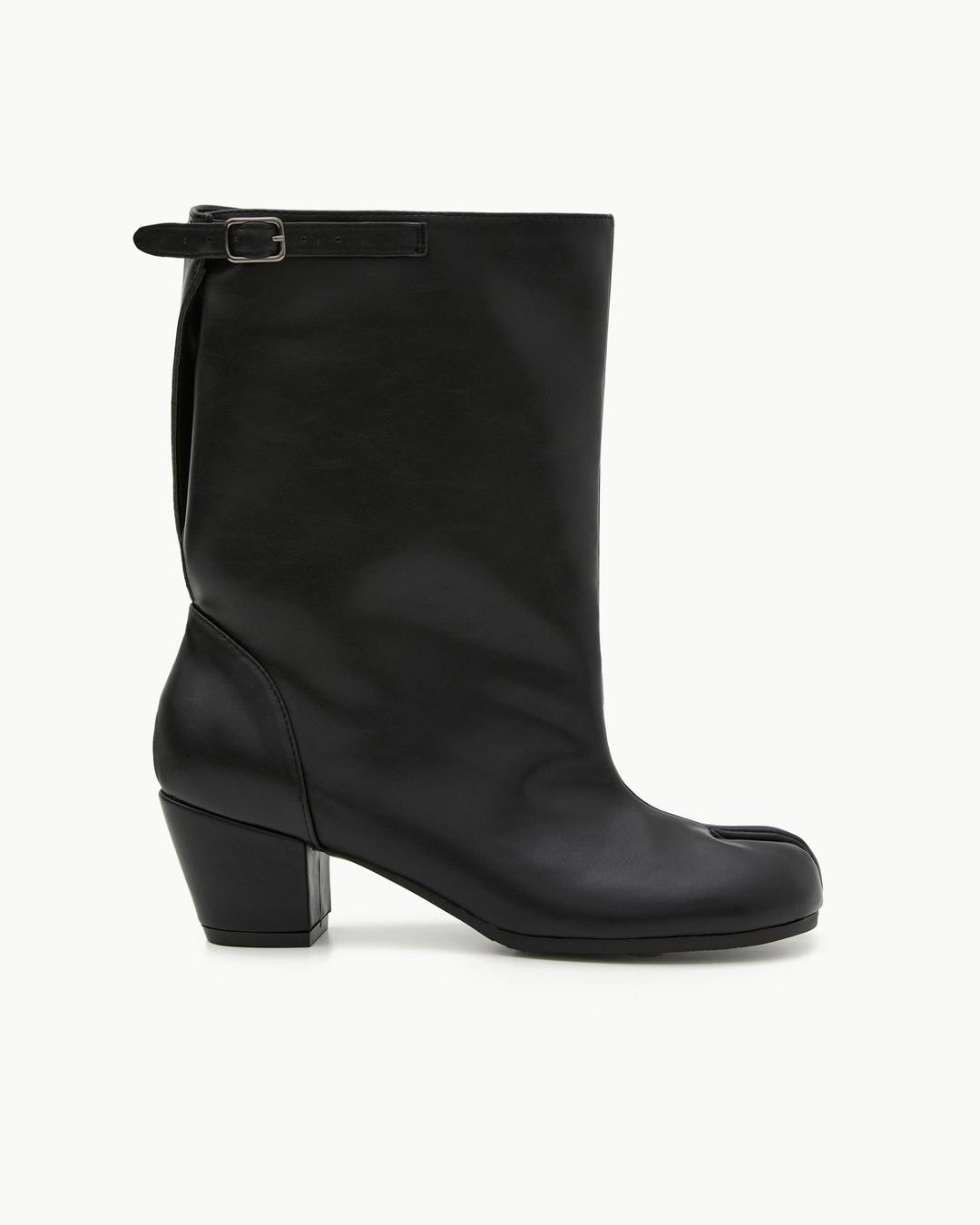 Wide Buckle Tabi Boots / Black