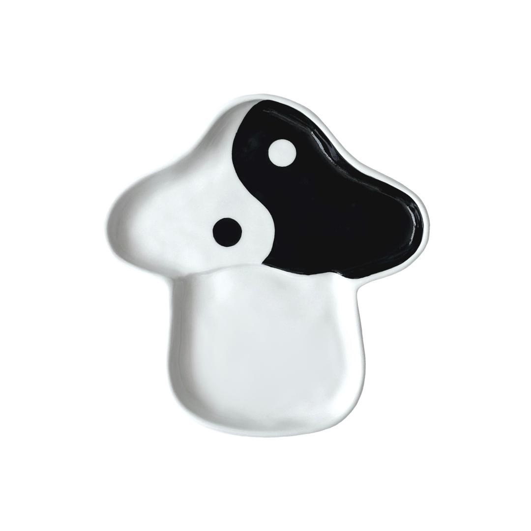 mushroom plate - yin yang