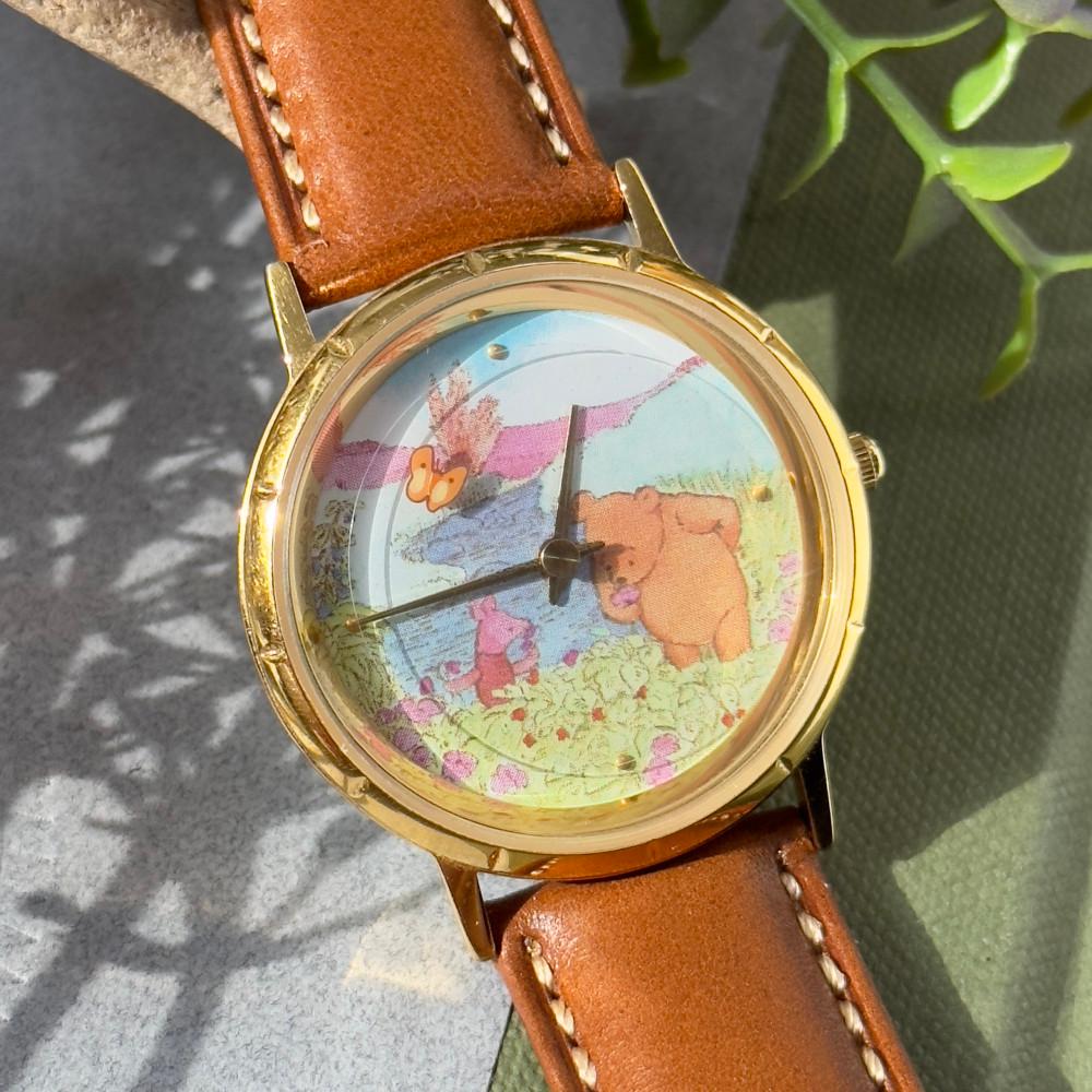 [중고] Disney 디즈니 곰돌이 푸와 피글렛 날아다니는 나비 초침 빈티지 가죽 시계