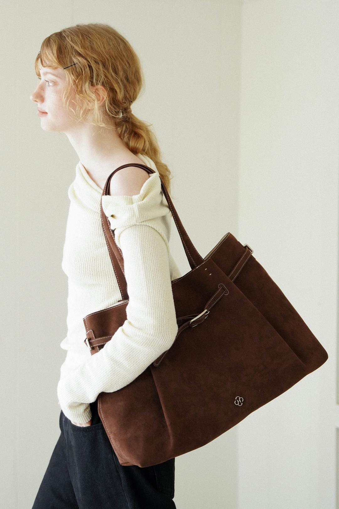 플뢰르 스웨이드 벨티드백_브라운