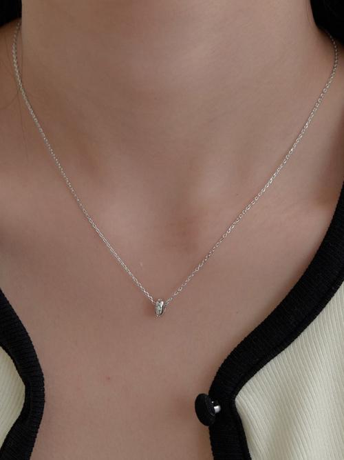 트리플 큐빅 넥클리스