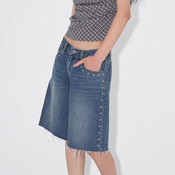 STUDDED BERMUDA JEANS (BLUE)