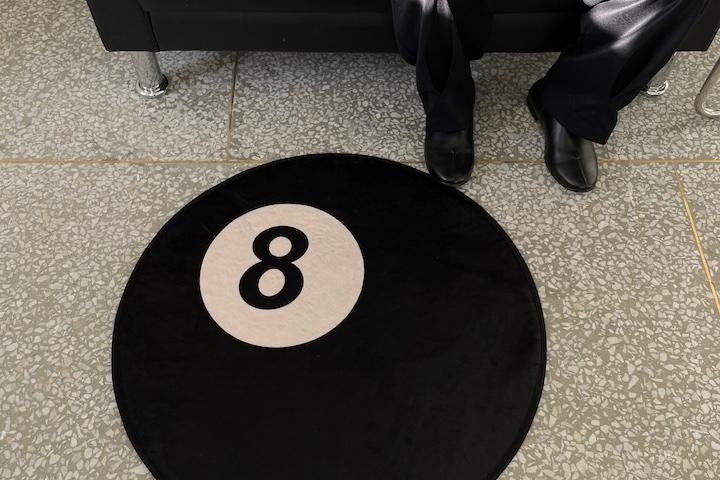 8ball rug 에잇볼 8번공 원형 러그 블랙