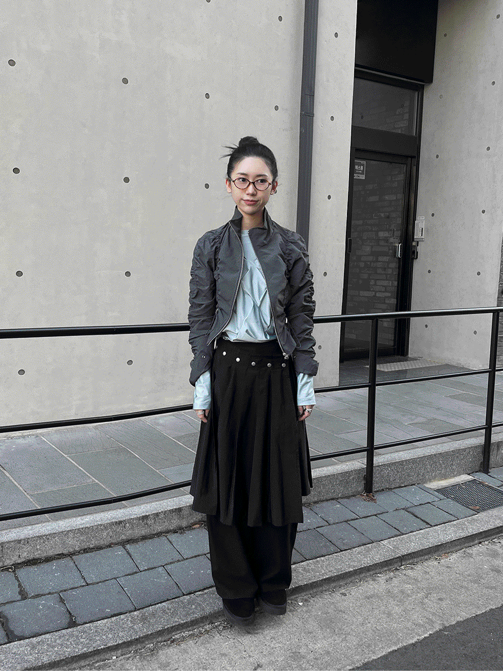 UNBALANCE LAP PLEATS SKIRT