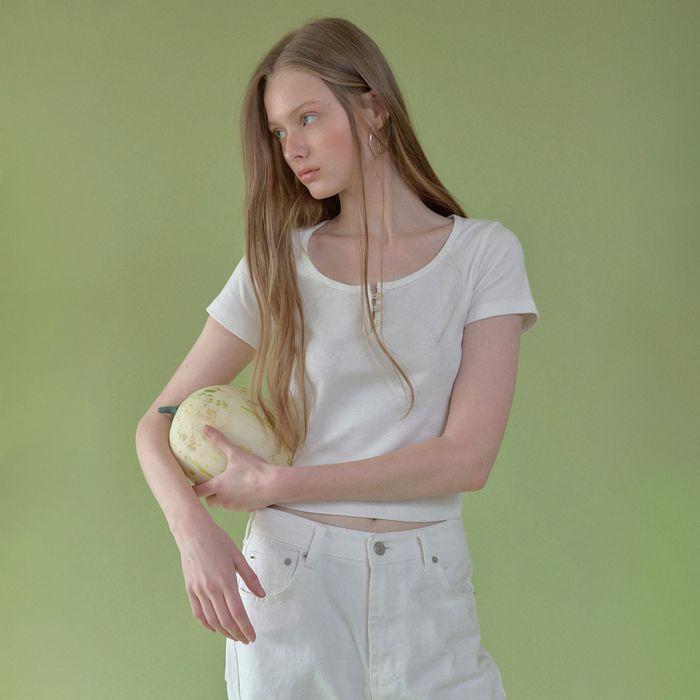 slim button tee (white)