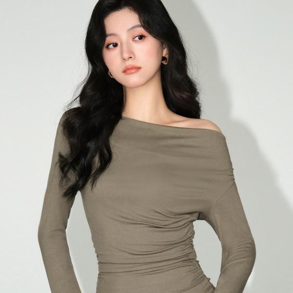 NEVA HU 드레이프 슬림핏 티셔츠