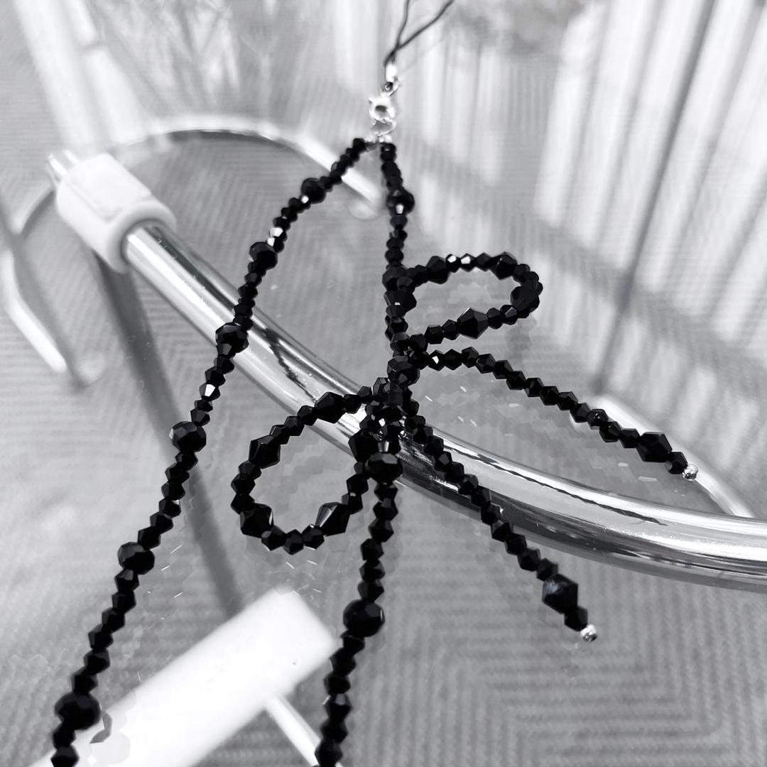 Black Crystal Ribbon Phone Strap 블랙 크리스탈 리본 비즈 스트랩 핸드폰줄 핸드폰고리 손목 폰스트랩
