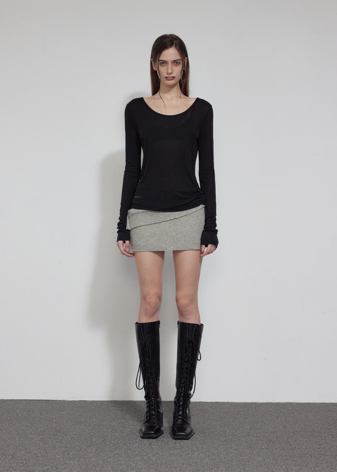 ESSENTIAL SCOOP NECK T, BLACK