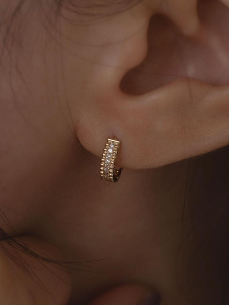 14k grace pave one touch earrings (1pair)