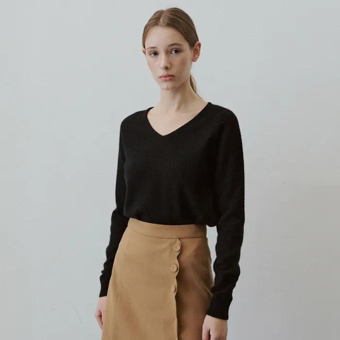 스탠다드 브이넥 니트_black