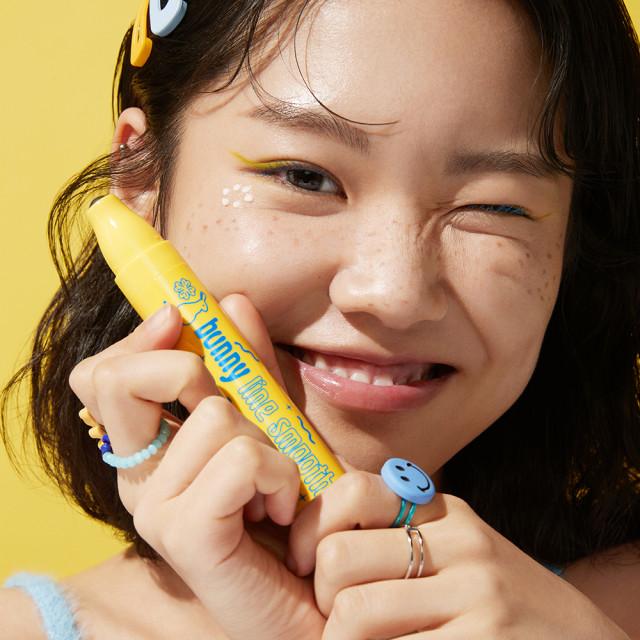 [1+1][9만 유투버 유리아pick 눈가형광펜] 체이싱래빗 버니 라인 스무더 / 비건 아이크림 / 어두운 눈밑 주름개선 괄사 15ml