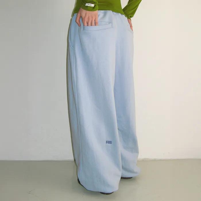SUBTLE LOGO WIDE SWEAT PANTS SOFT BLUE
