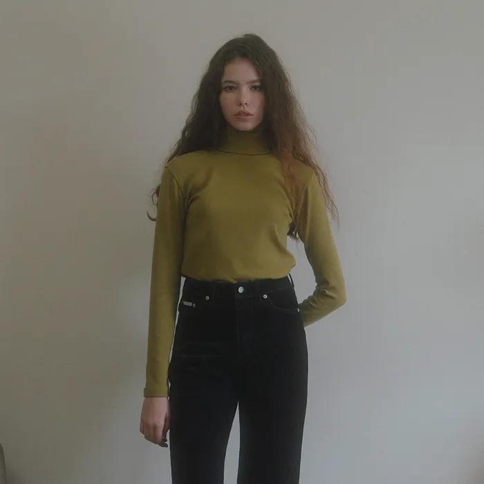 Log turtle neck top_olive