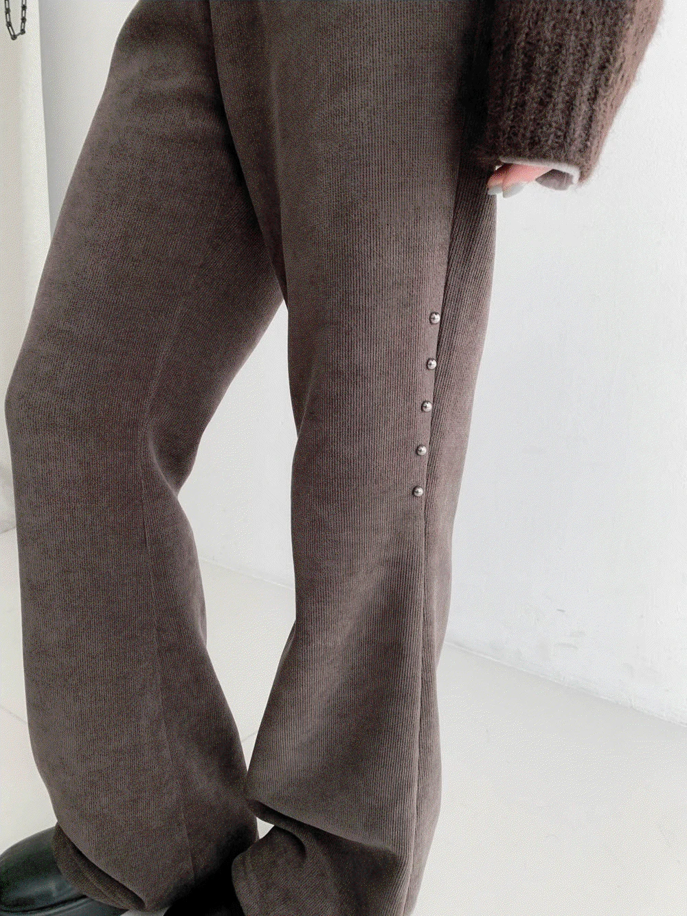 밍크 스터드 부츠컷 팬츠 (2colors)