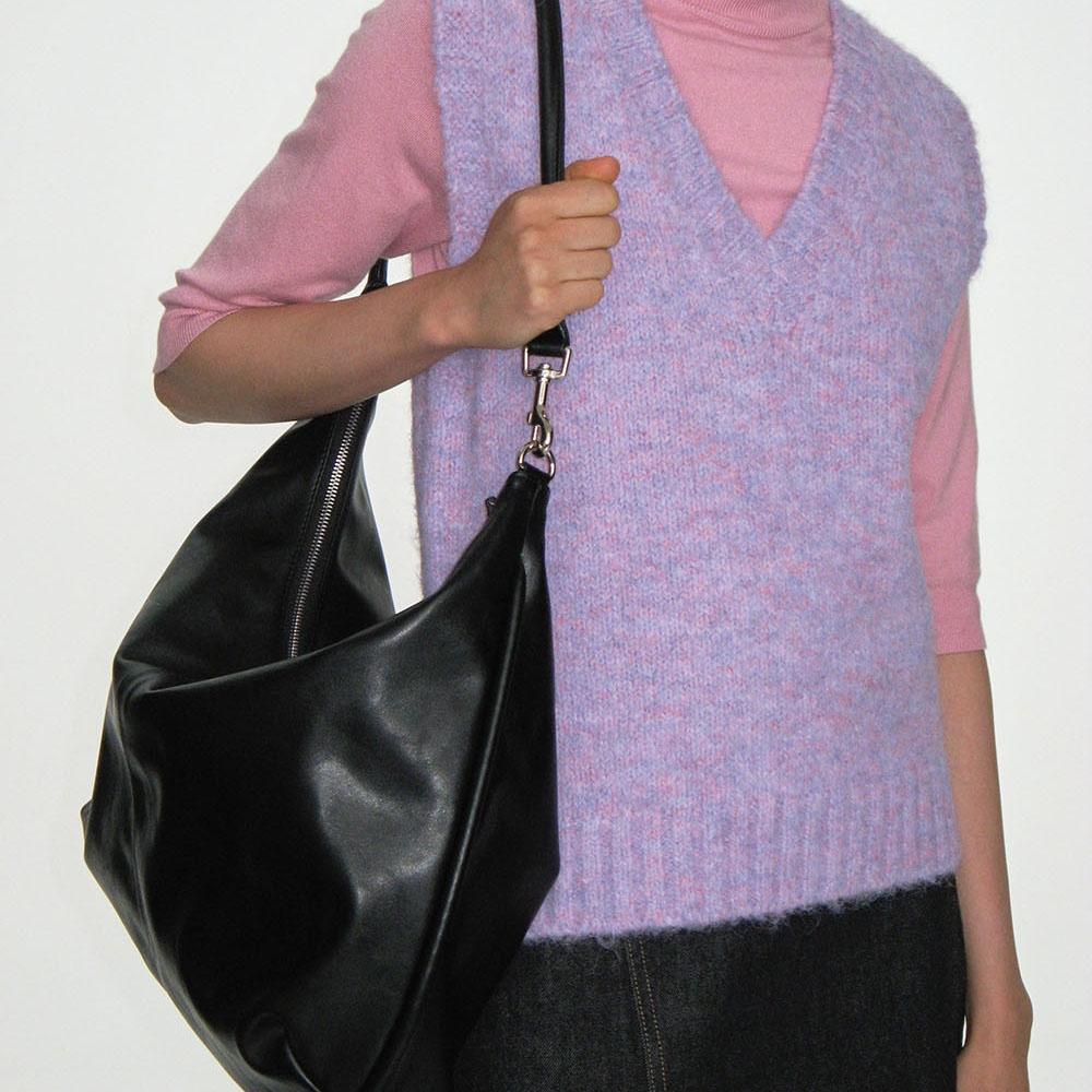 crescent bag (black)