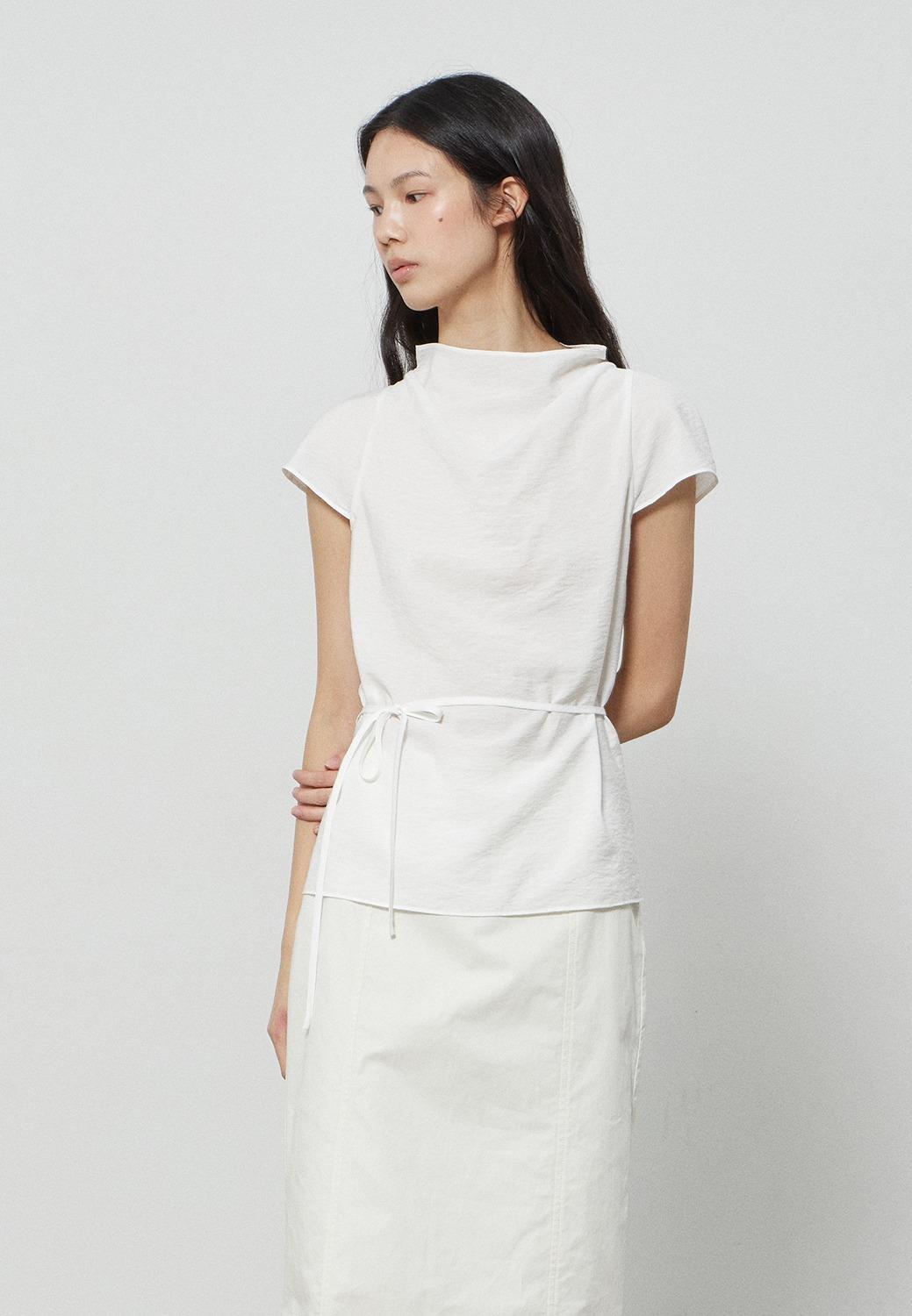 [4/25 예약배송] DRAPE CAP SLEEVE BLOUSE - IVORY