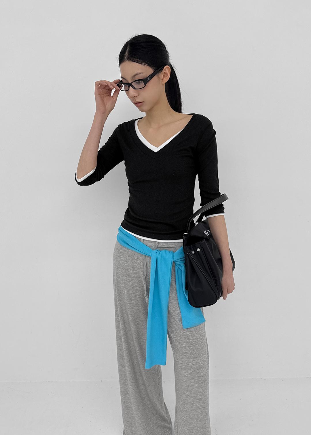 블랙업 [MADE] 플룸 브이넥 7부티