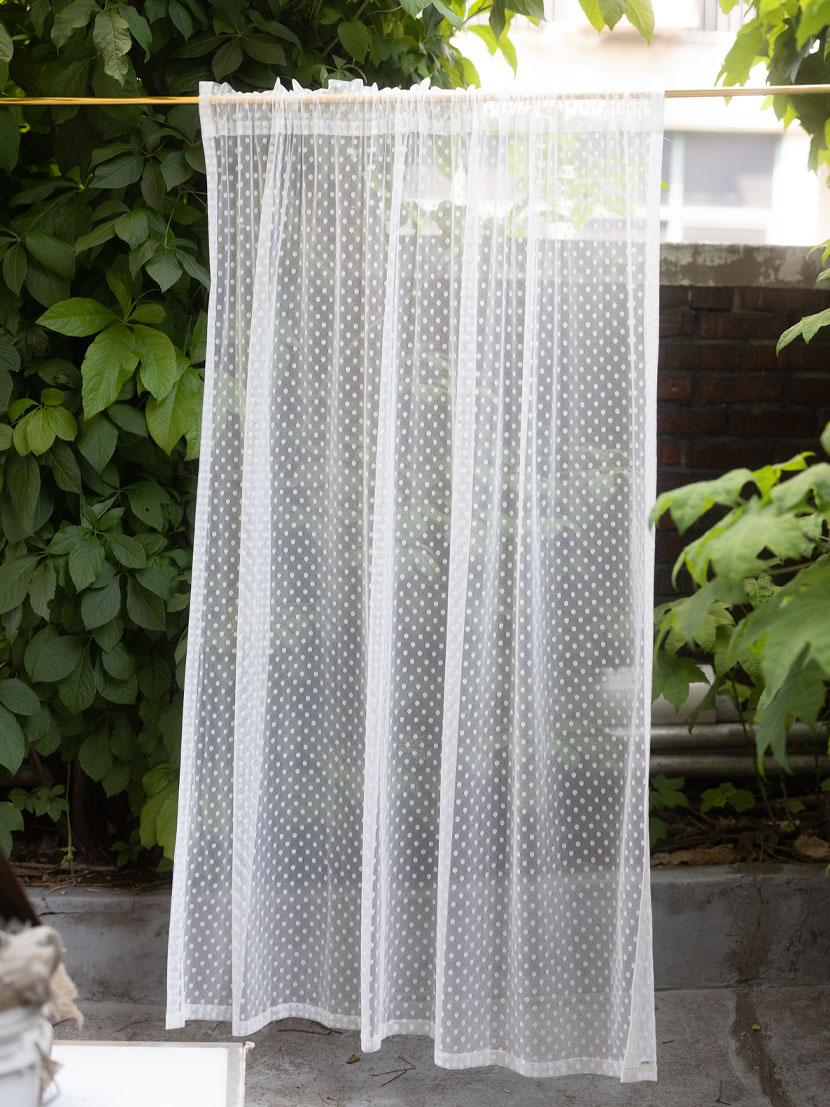 화이트도트 봉집형 가리개 커튼