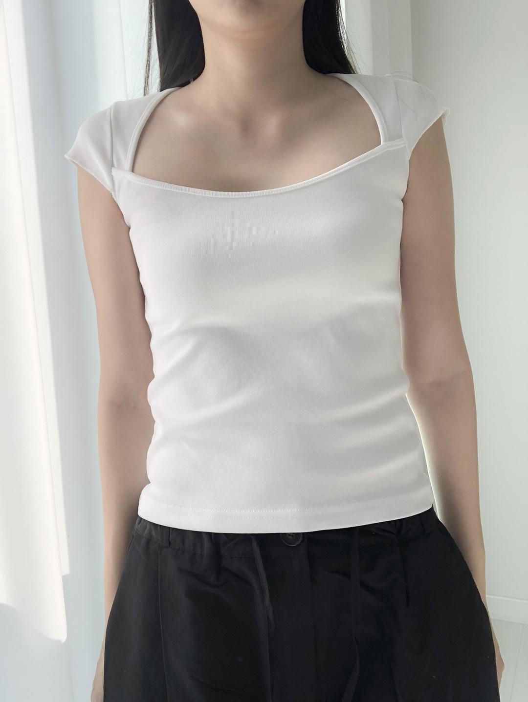 고와 square-neck tee (3c)