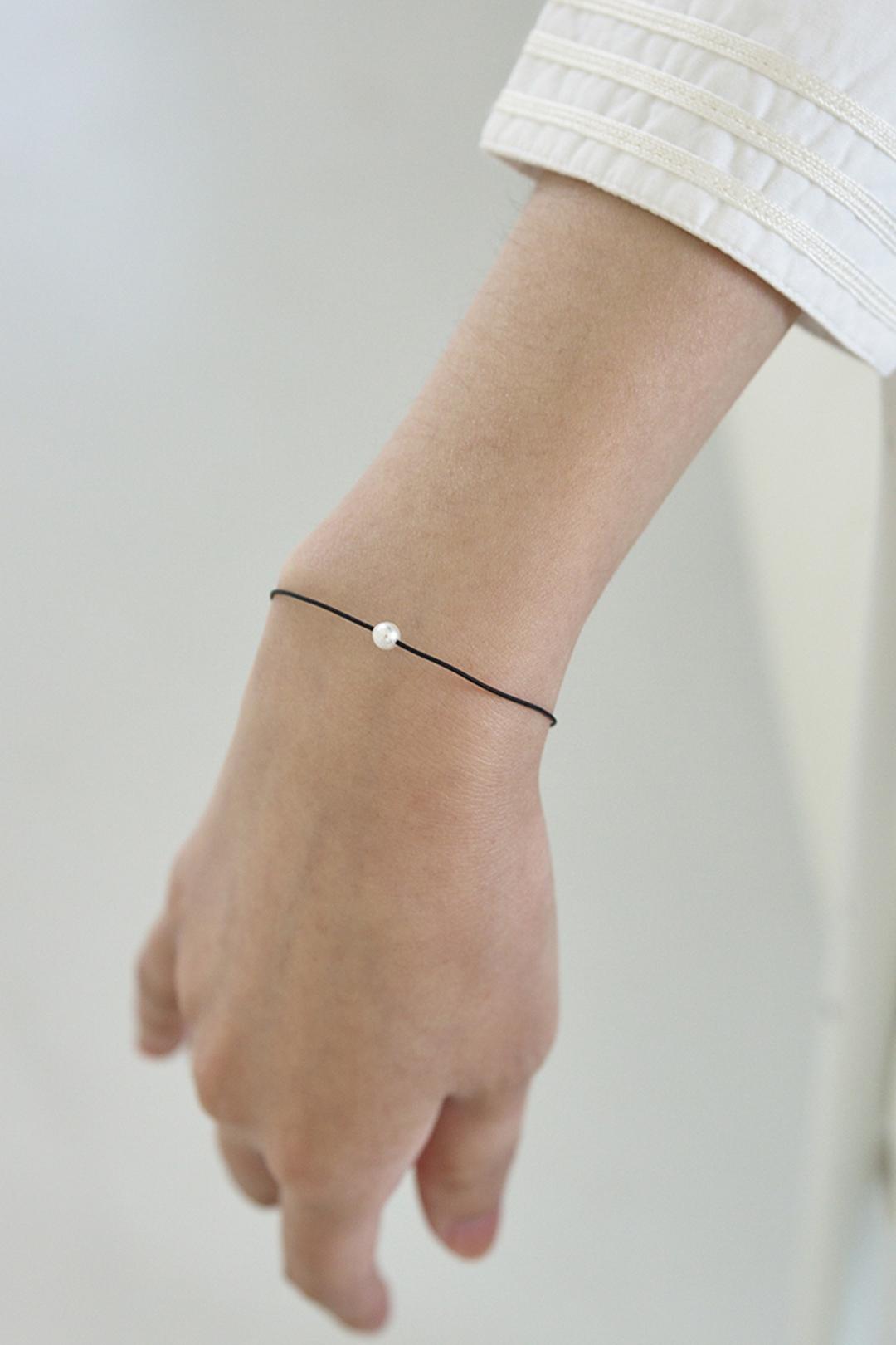 [MJxME] Pearl String Bracelet