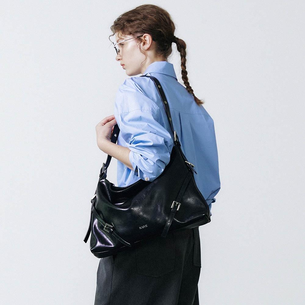 Mila Large in Black UA3AB028-10