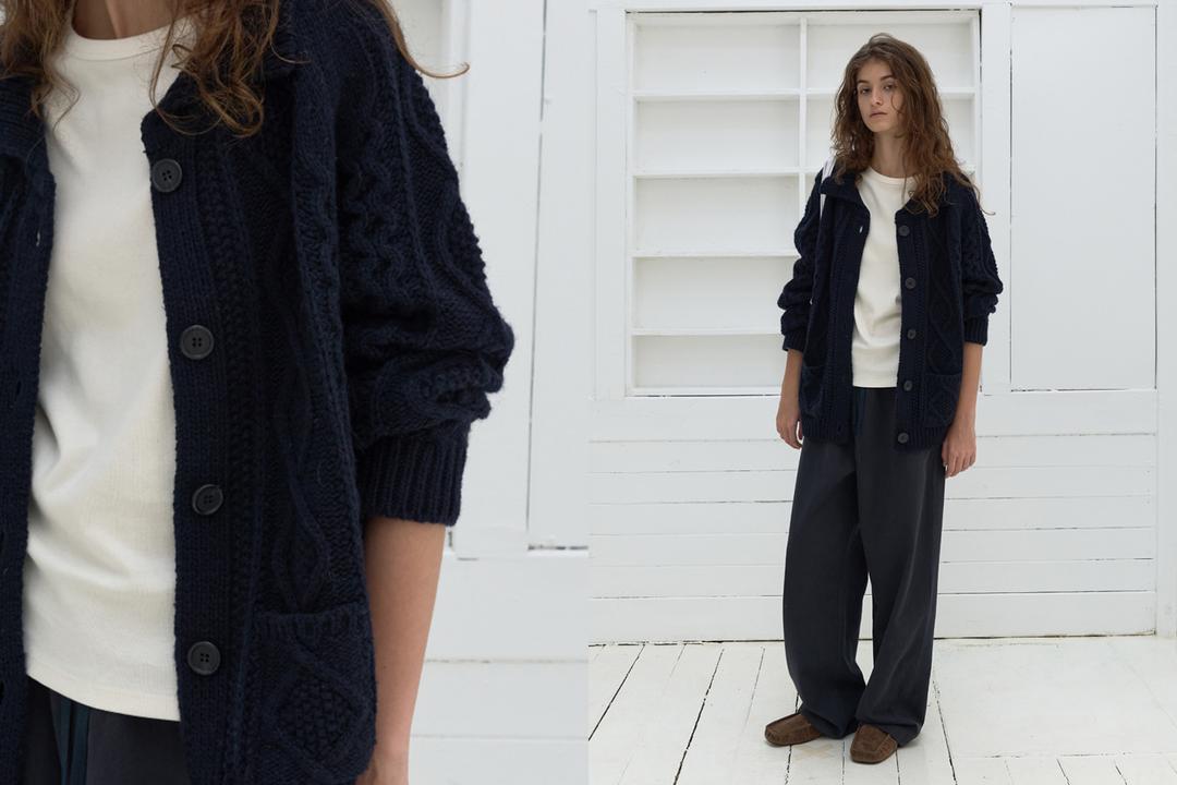 Cable button cardigan (navy)