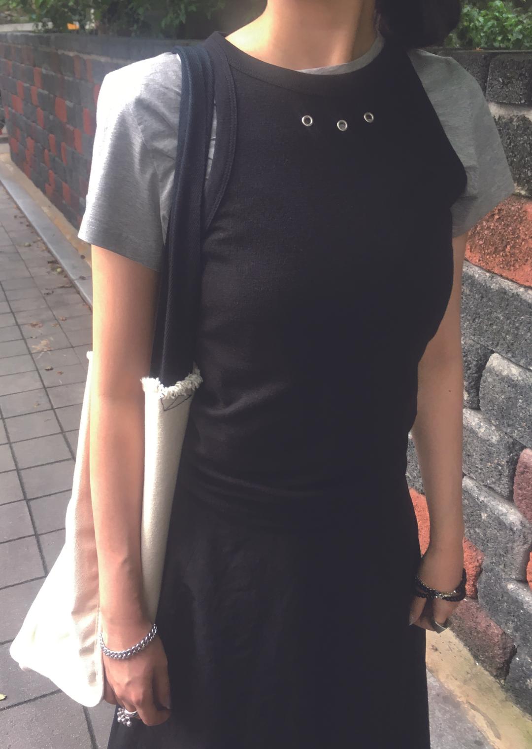 Eyelet Sleeveless Top 2colors