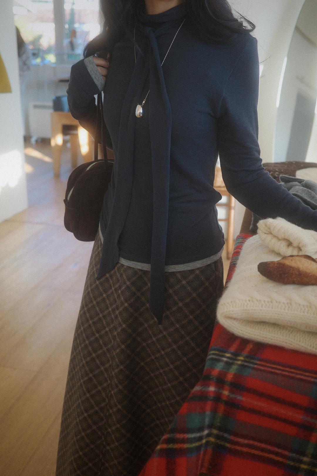 Tie Turtleneck (navy)