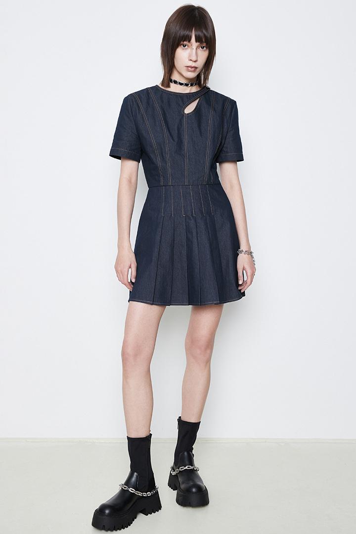 [3월 6일 순차출고] CUT-OUT PLEATED MINI DRESS _D.BLUE