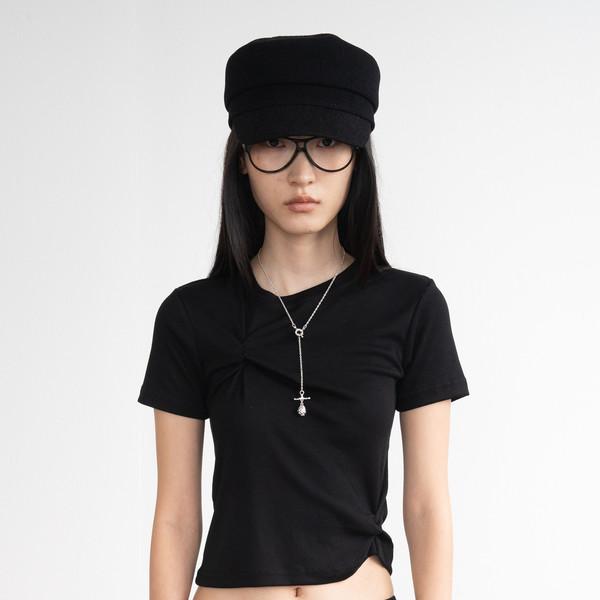 Oblique Twisted T (Black)