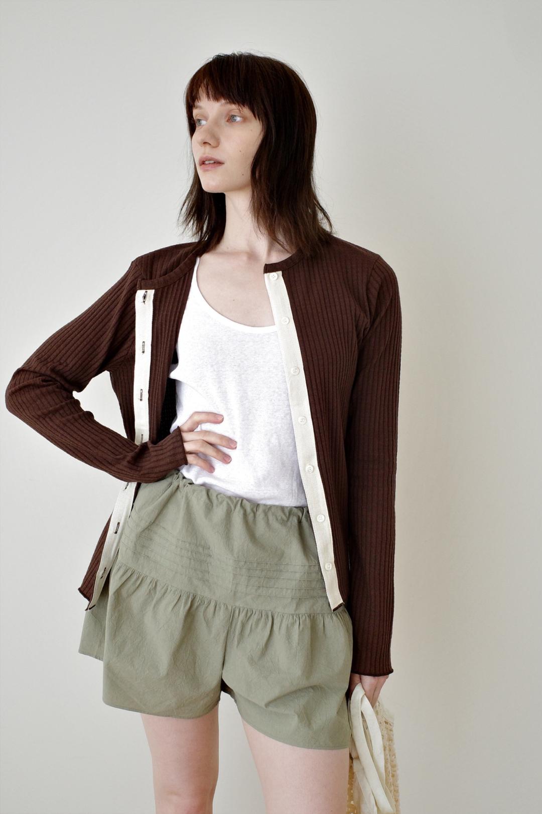 Gathered tuck shorts, Khaki