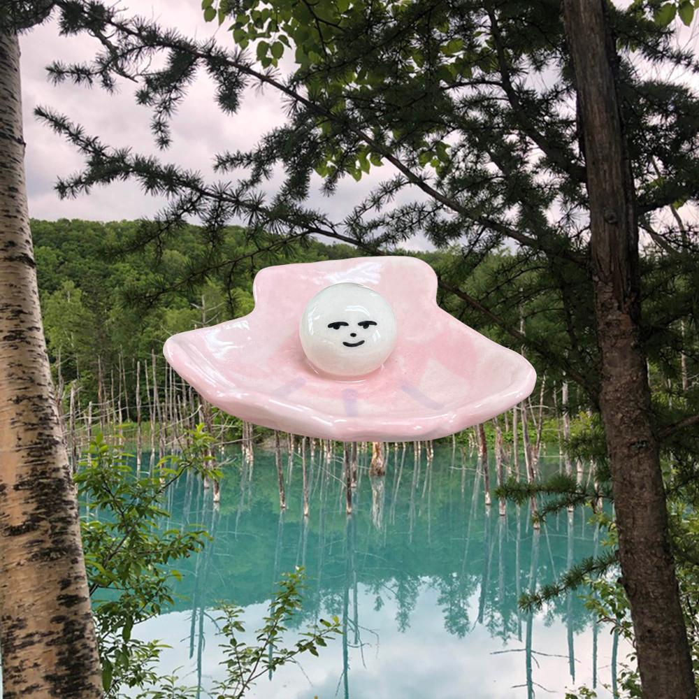 음흉한 진주, 스테디너리