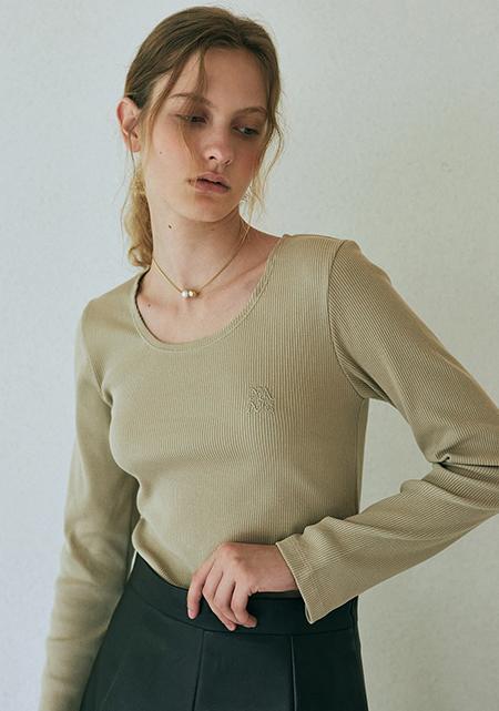 SCOOP NECK LONG SLEEVE T-SHIRT_BEIGE