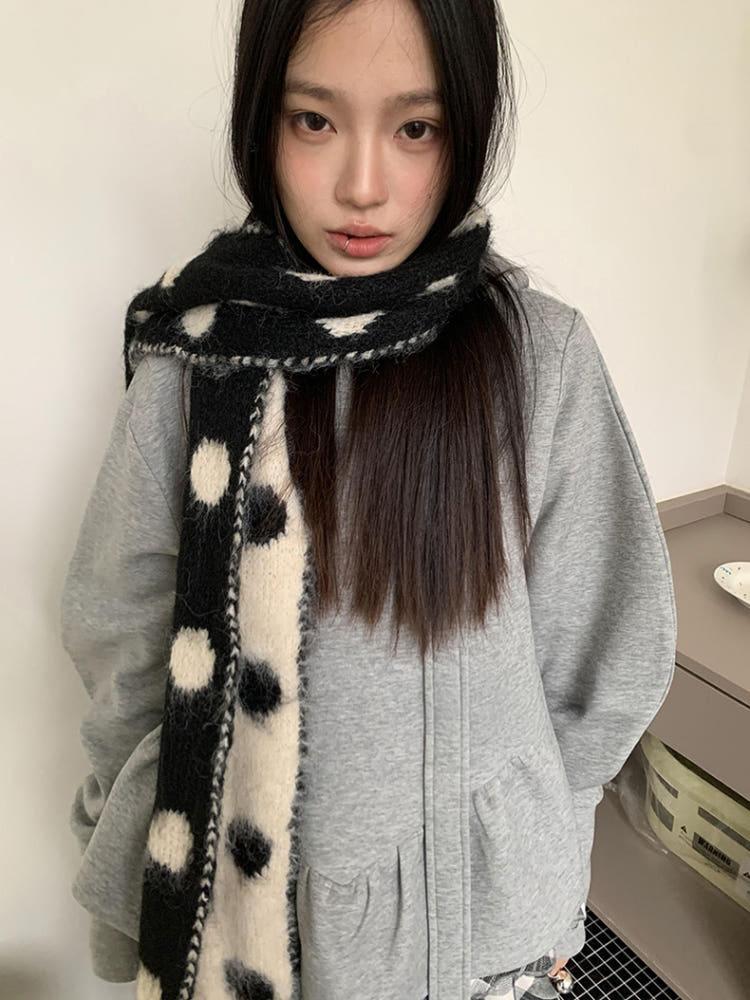 White dot Black dot muffler / 화이트 도트 블랙 도트 머플러 / 땡땡이 목도리