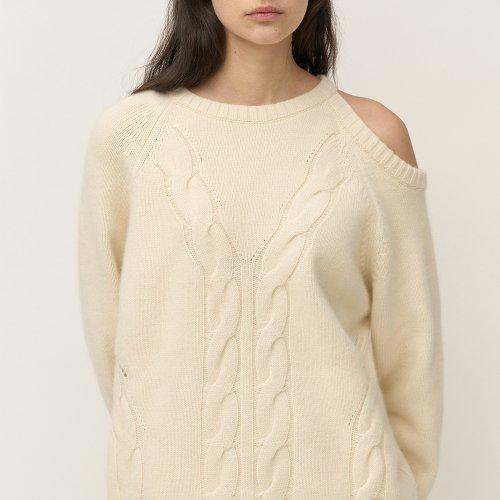 라쿤 케이블 컷아웃 니트 아이보리