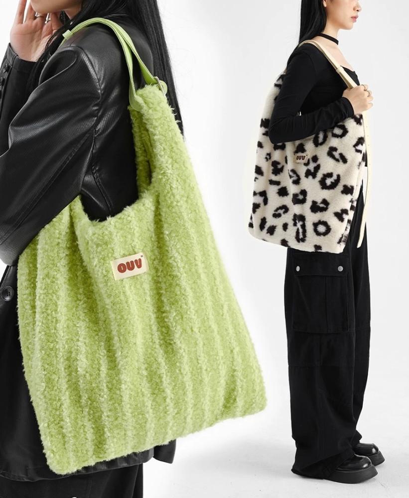 MOREUSEE X OUV 플러시 토트백 퍼숄더백 털가방