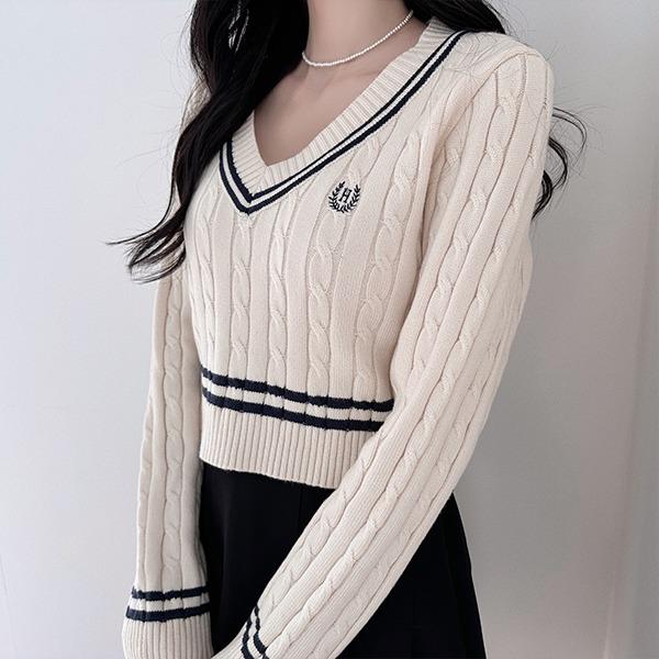 드림, 자수 브이넥 꽈배기  크롭 니트