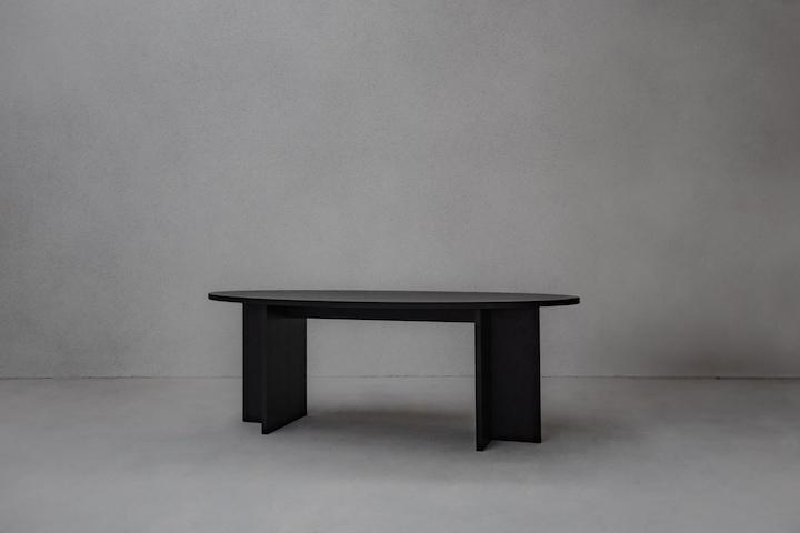 COLUMN OVAL TABLE
